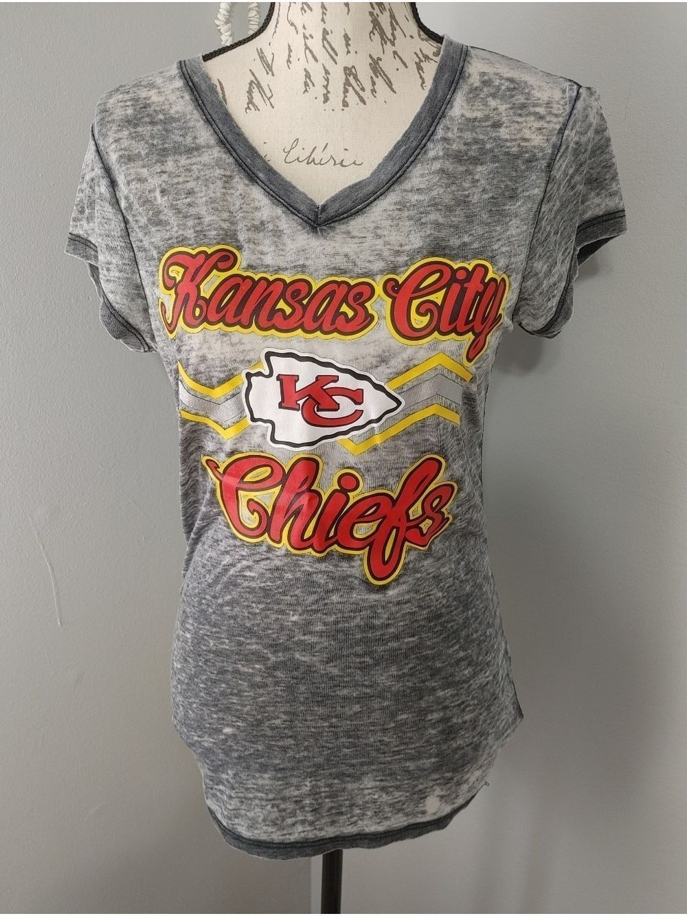 Kansas City Chiefs Women's NFL Teens Gray Graphic Burnout Slim Fit Tee M